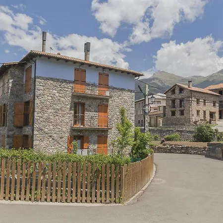 Apartamento Rustico En El Valle De Benasque Apartmán